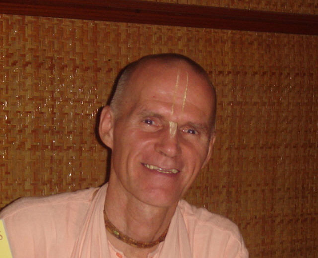 Bhakti Raghava Swami Chanting Hare Krishna