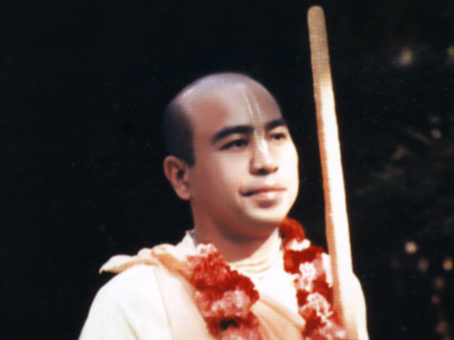 Bhakti Swarupa Damodara Swami Chanting Hare Krishna