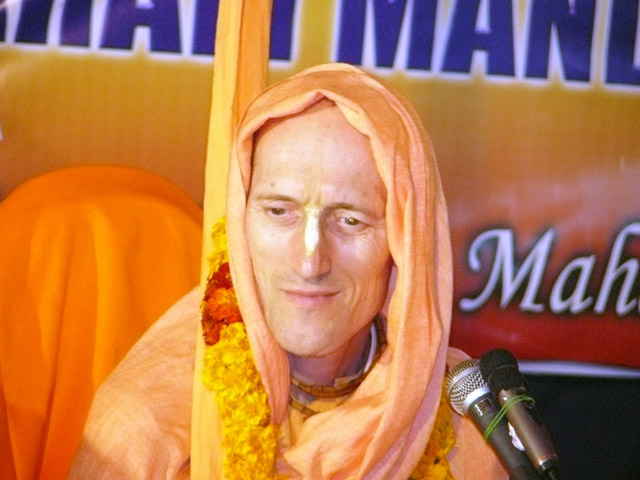 Bhakti Vikasa Swami Chanting Hare Krishna