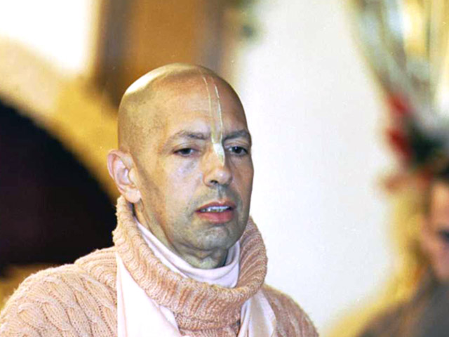 Mukunda Goswami Chanting Hare Krishna