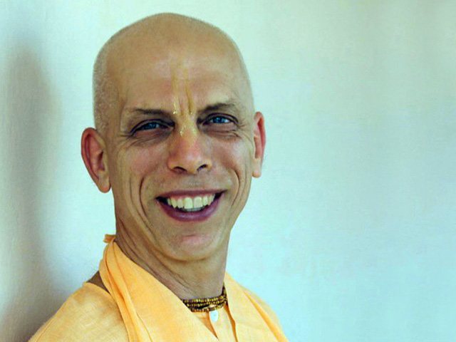 Prahladananda Swami Chanting Hare Krishna