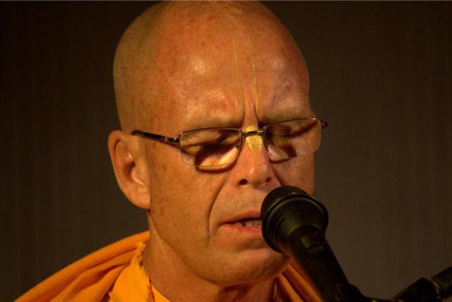 Jayapataka Swami Chanting Hare Krishna