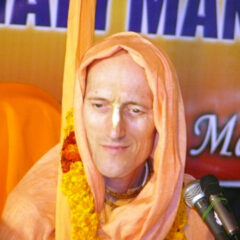 Chant Hare Krishna Japa With Bhakti Vikasa Swami