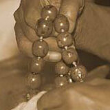 How to handle beads during chanting?